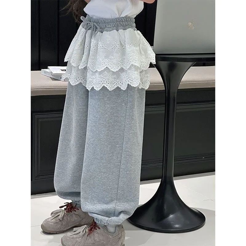 2025 Girls' Lace Pants Spring and Autumn New Collection Children's Splicing Lace Hip Curtain Korean Edition Casual Pants 
2025 Girls' Lace Pants Spring and Autumn New Collection Children's Splicing Lace Hip Curtain Korean Edition Casual Pants