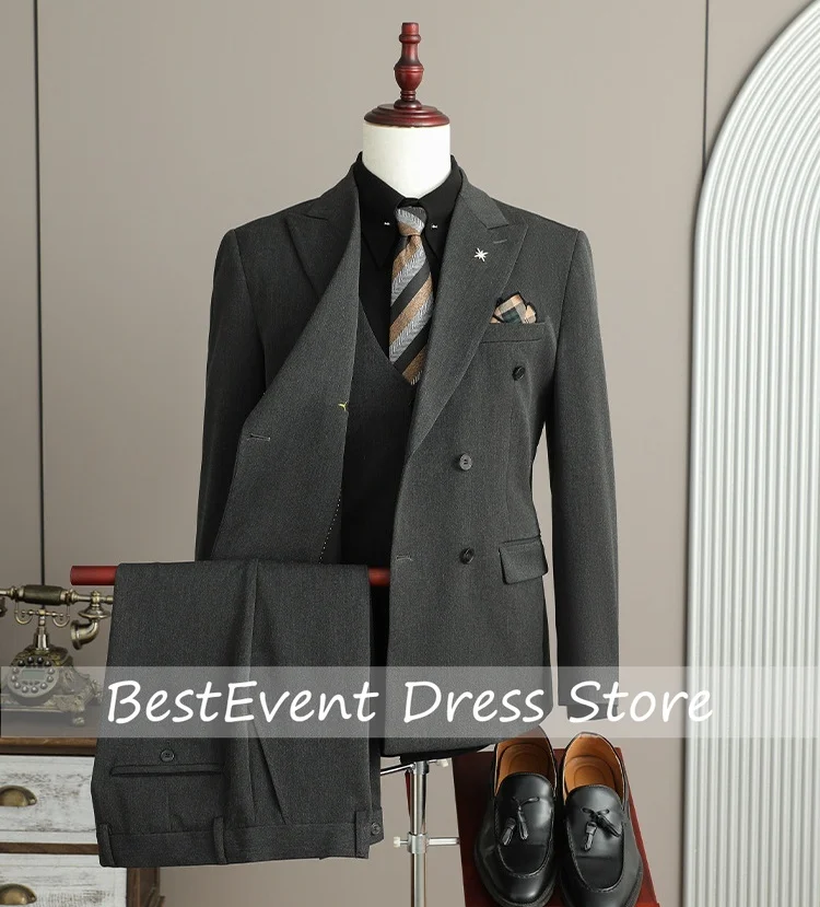 Dark Gray Men's Suit Chic Double Breasted Blazer Peak Lapel Elegant Formal Set Male 3 Piece Jacket Pant Groom Tuxedos Customized
Dark Gray Men's Suit Chic Double Breasted Blazer Peak Lapel Elegant Formal Set Male 3 Piece Jacket Pant Groom Tuxedos Customized