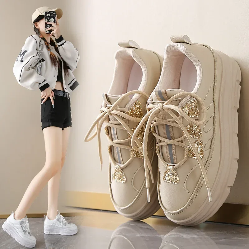 2024 Autumn New Women's Breathable White Shoes Korean Edition Versatile Interior Height Increasing Sports Leisure Board Shoes
2024 Autumn New Women's Breathable White Shoes Korean Edition Versatile Interior Height Increasing Sports Leisure Board Shoes