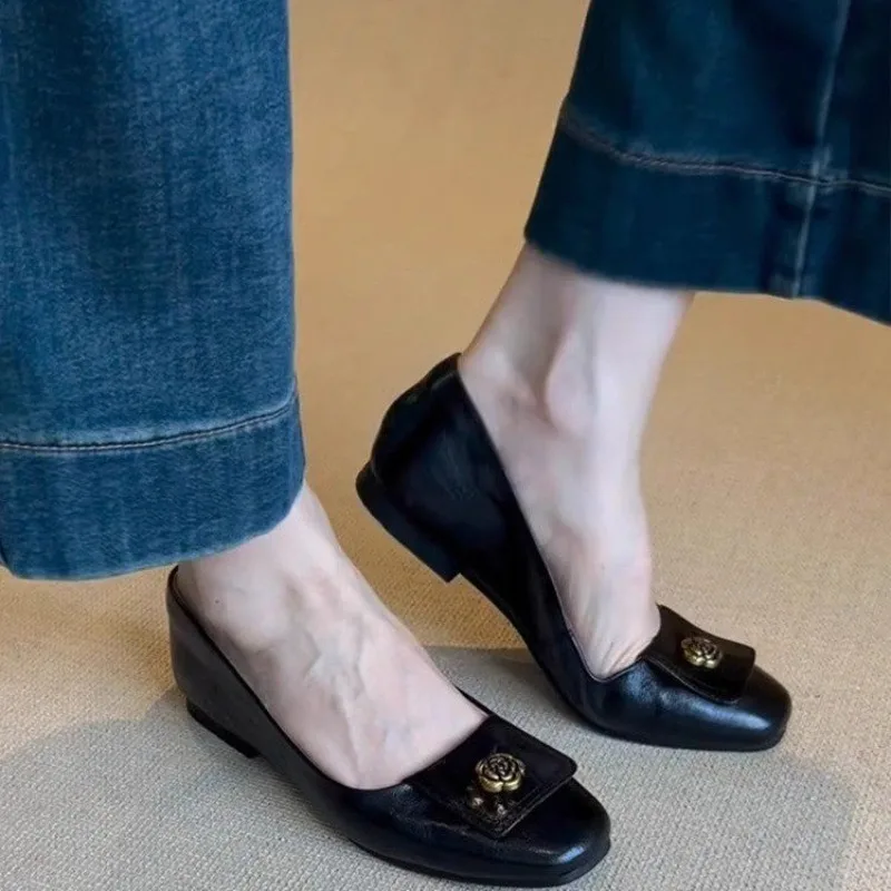Women Sandals New Fashion Office Black Plus Size Shoes Women Classic Round Toe Square Heel Slip on Shoes for Women Zapatos Mujer
Women Sandals New Fashion Office Black Plus Size Shoes Women Classic Round Toe Square Heel Slip on Shoes for Women Zapatos Mujer
