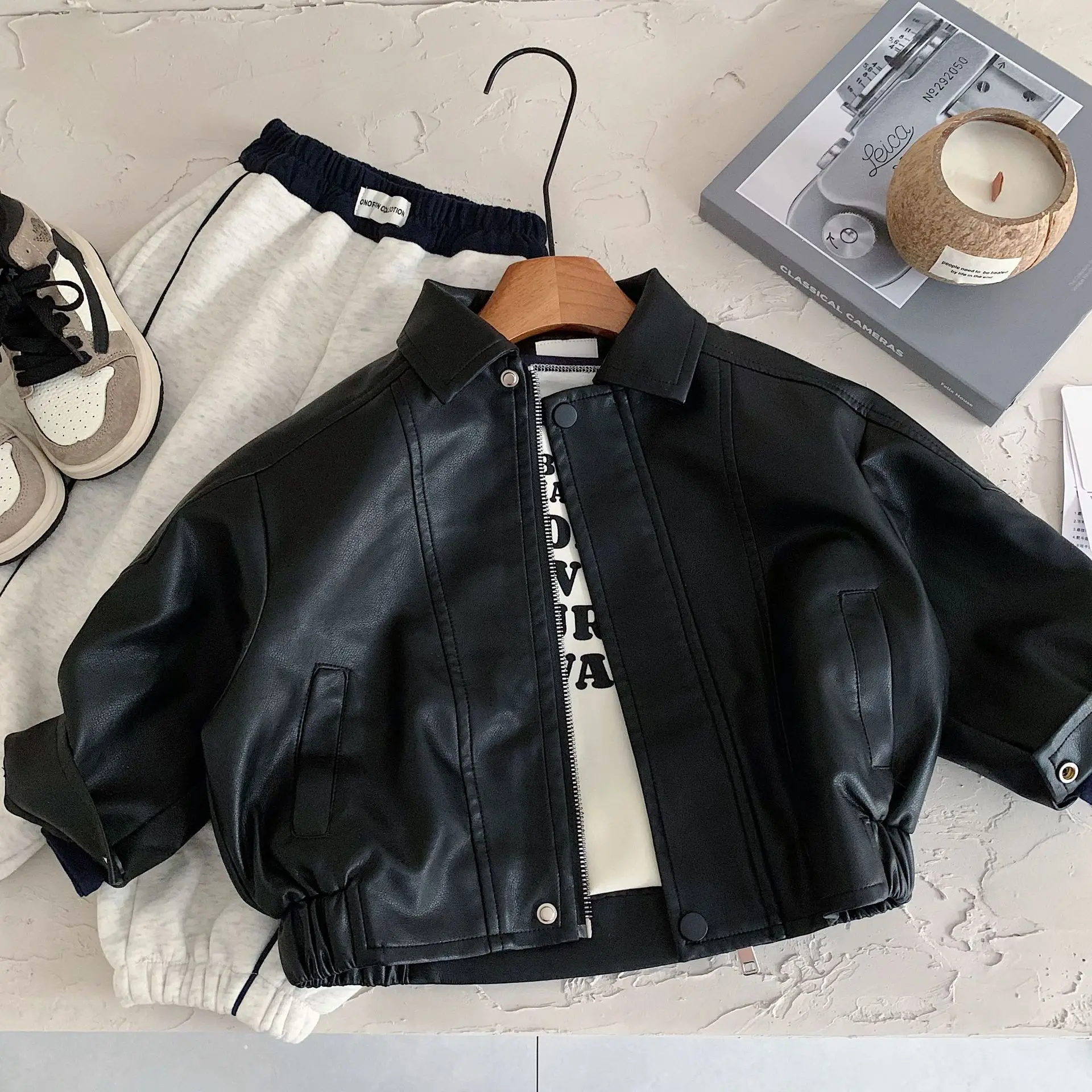 Childrens Leather Jacket 2025 Autumn and Winter New Product Cool Splicing Jacket Thick Top Fashionable Daily Versatile
Childrens Leather Jacket 2025 Autumn and Winter New Product Cool Splicing Jacket Thick Top Fashionable Daily Versatile