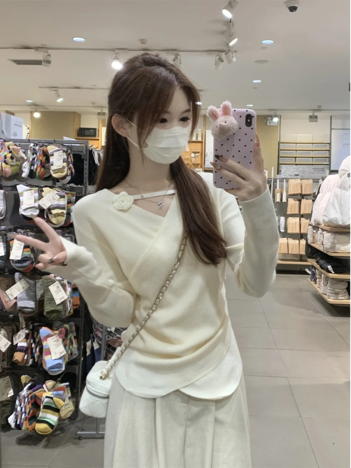 Elegant Cross-Neck Long Sleeve Knitted Sweater Women's Style 3D Flower Pure Desire Slimming Top Korean Version Commute Style
Elegant Cross-Neck Long Sleeve Knitted Sweater Women's Style 3D Flower Pure Desire Slimming Top Korean Version Commute Style