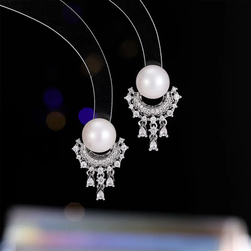 High-end Elegant Temperament Ear Jewelry Small and Exquisite Water Drop Tassel French Pearl Stud Earrings
High-end Elegant Temperament Ear Jewelry Small and Exquisite Water Drop Tassel French Pearl Stud Earrings