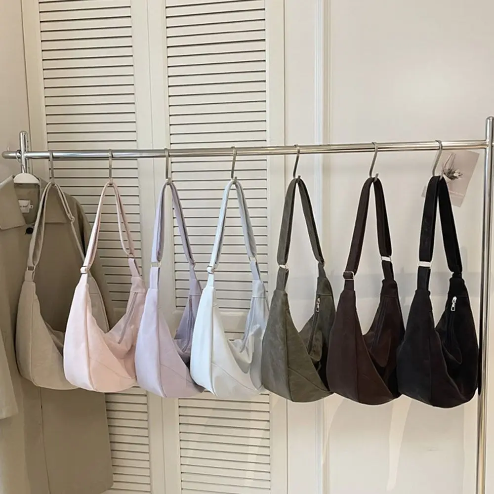 Retro PU Leather Shoulder Bag Large Capacity Zipper Underarm Bags Commuting Bag
Retro PU Leather Shoulder Bag Large Capacity Zipper Underarm Bags Commuting Bag