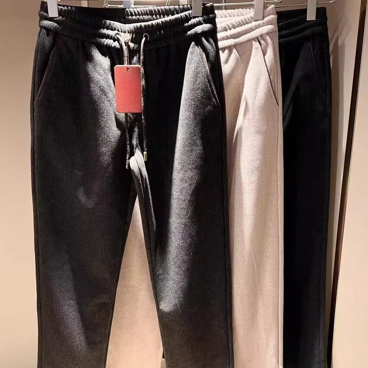 Итальянские повседневные прямые брюки LP
Итальянские повседневные прямые брюки LP