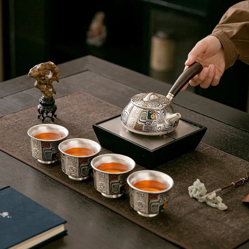 Gilded Silver Teapot, Tea Cup, Household Personal Use, Kung Fu Tea Set, Ceramic Tea Tasting, Tea Cup, Gift Giving
Gilded Silver Teapot, Tea Cup, Household Personal Use, Kung Fu Tea Set, Ceramic Tea Tasting, Tea Cup, Gift Giving