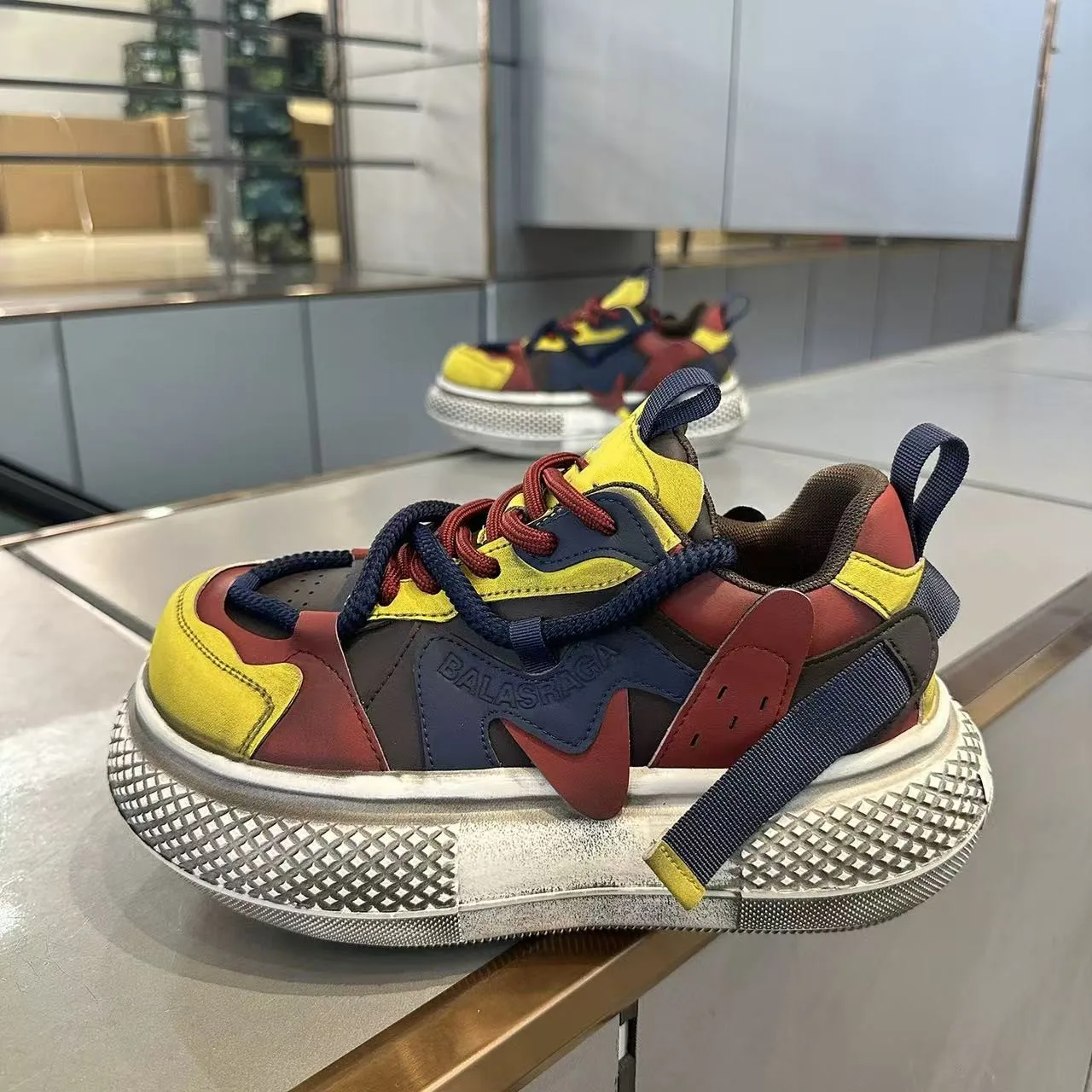 Spring 2026 Men's Sporty Casual Shoes Trendy Brand High-End Sensation Versatile Thick Bottom Trendy Shoes Mesh
Spring 2026 Men's Sporty Casual Shoes Trendy Brand High-End Sensation Versatile Thick Bottom Trendy Shoes Mesh