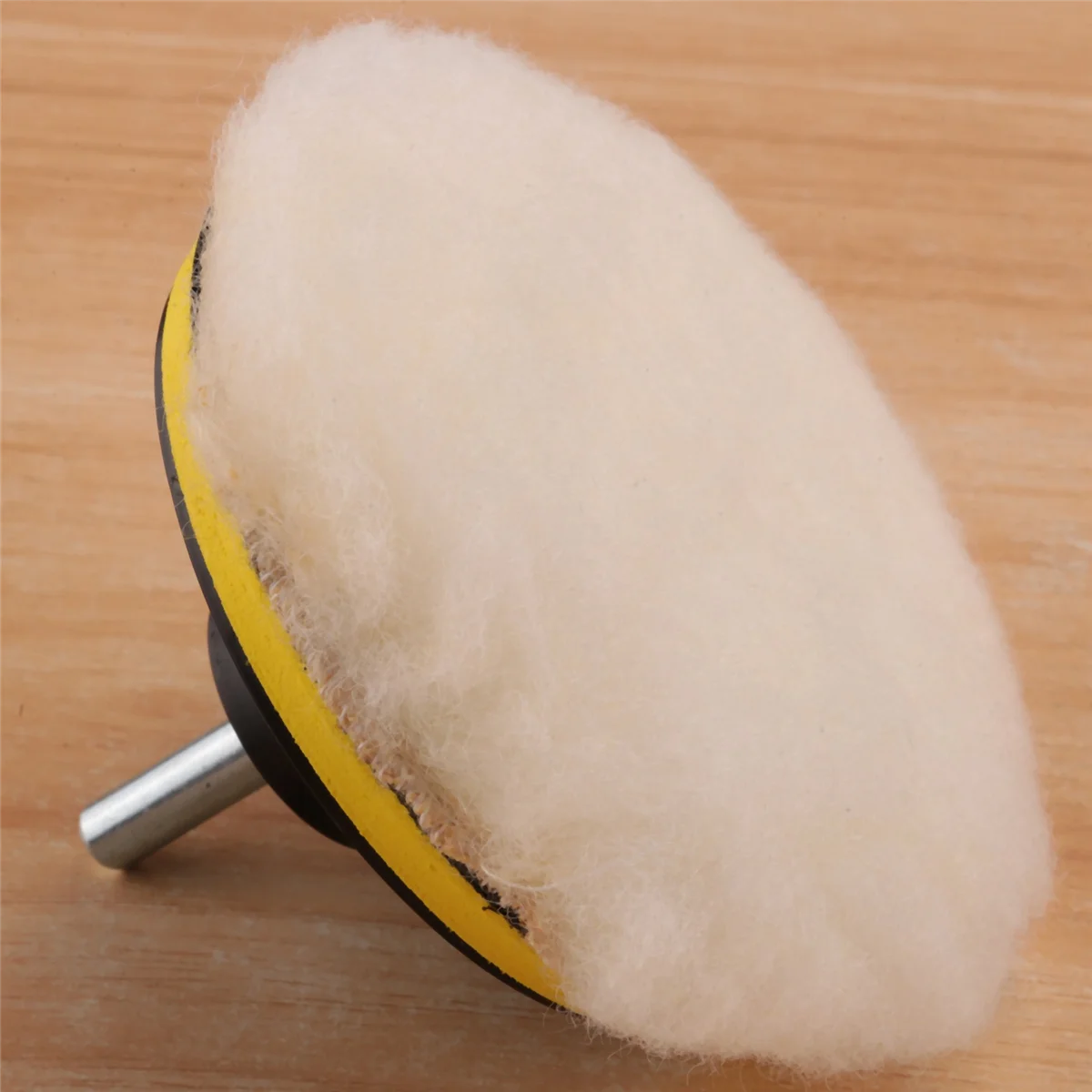 Набор насадок для полировки автомобиля
Набор насадок для полировки автомобиля