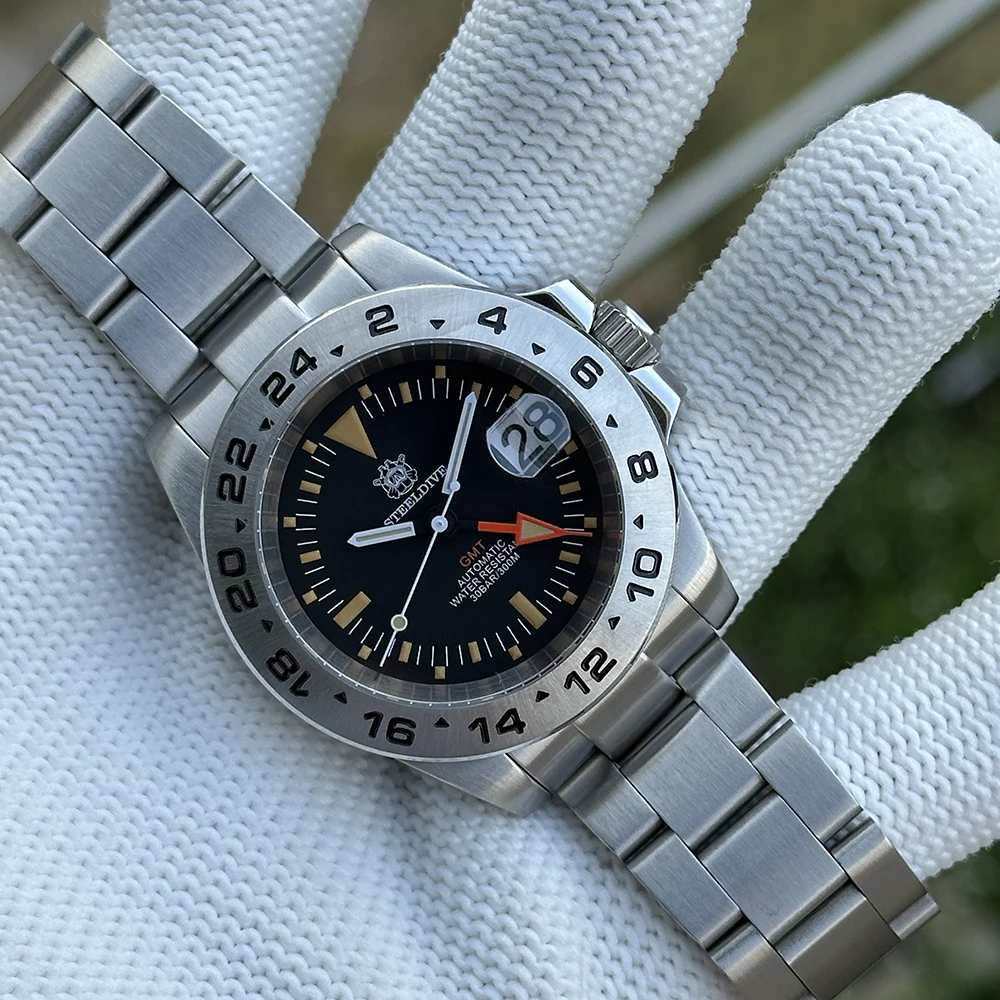 STEELDIVE Men GMT Watch 40.5mm Military Automatic Mechanical Wristwatch 300M Waterproof BGW-9 Luminous Sapphire NH34 Steel Bezel
STEELDIVE Men GMT Watch 40.5mm Military Automatic Mechanical Wristwatch 300M Waterproof BGW-9 Luminous Sapphire NH34 Steel Bezel