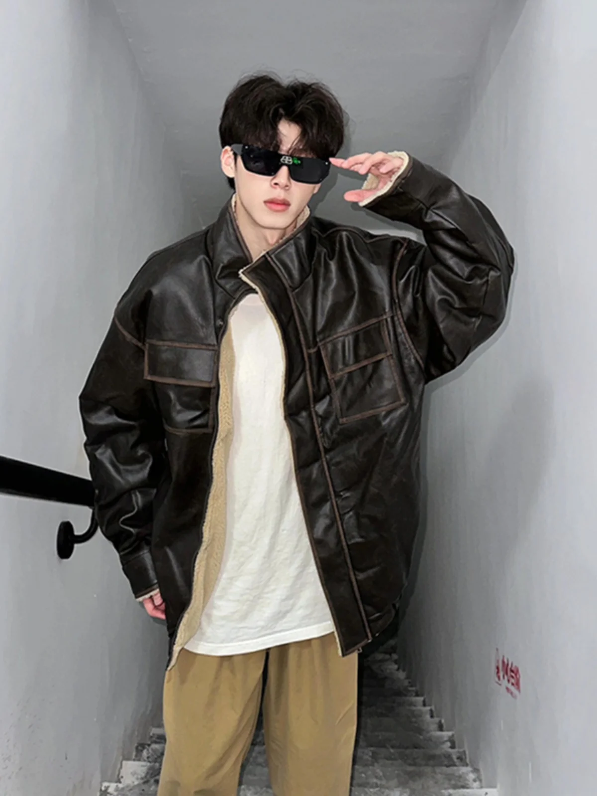 Lamb Velvet Leather And Cotton Blend Men's Winter Jaet Thiened Motorcycle Sle Warm Coat Stand Collar Pilot Outerwear
Lamb Velvet Leather And Cotton Blend Men's Winter Jaet Thiened Motorcycle Sle Warm Coat Stand Collar Pilot Outerwear