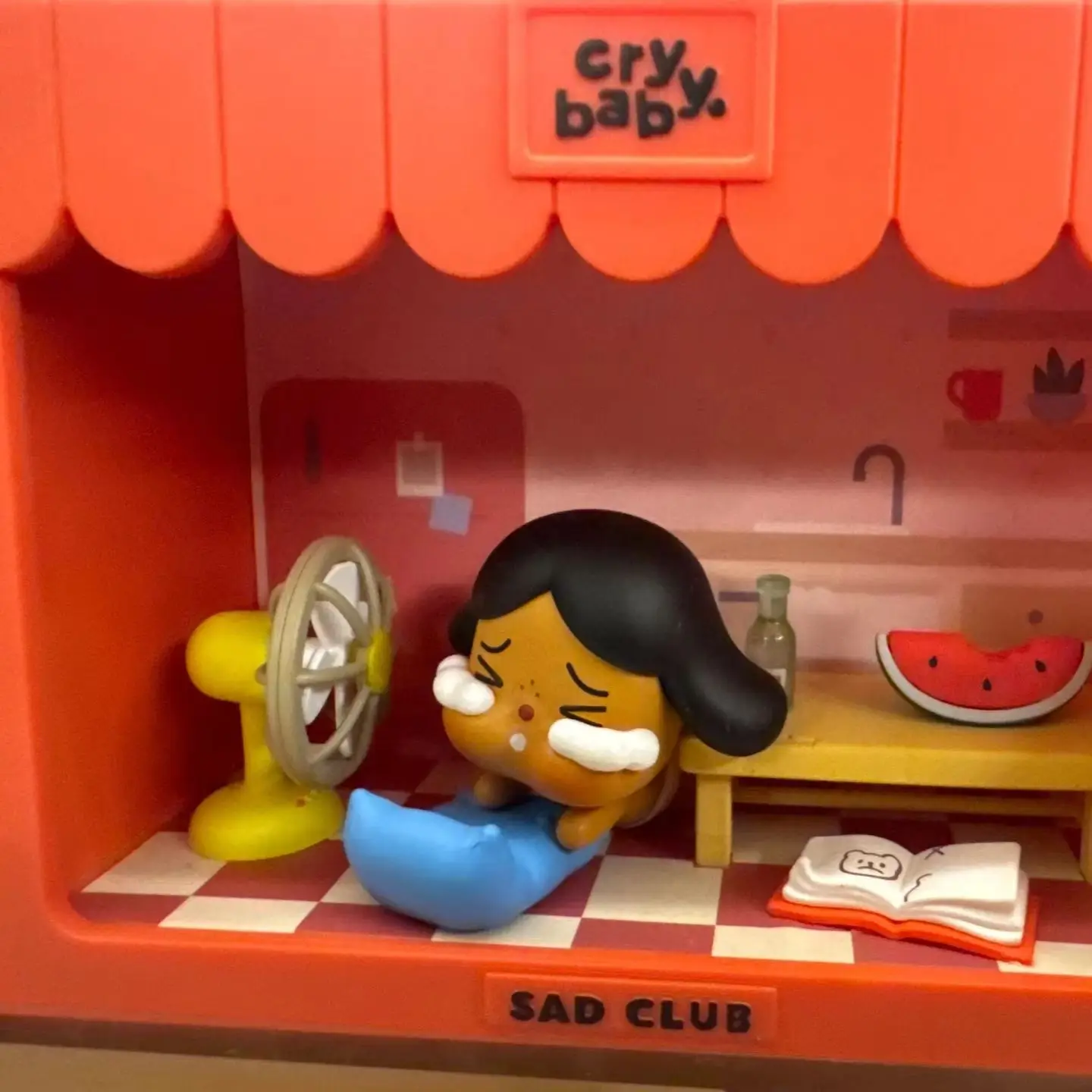 POP MART CRYBABY Sad Club Series: Аниме-фигурка - Слепая коробка, набор милых фигурок для сценок, 1 шт./9 шт., коллекционный подарок
POP MART CRYBABY Sad Club Series: Аниме-фигурка - Слепая коробка, набор милых фигурок для сценок, 1 шт./9 шт., коллекционный подарок
