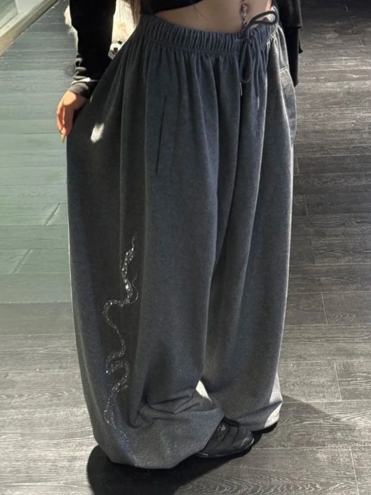 HOUZHOU Vintage Casual Rhinestone Pants Women Gray Baggy Hip Hop Harajuku Oversized Trousers Black Retro Wide Leg Sweatpants
HOUZHOU Vintage Casual Rhinestone Pants Women Gray Baggy Hip Hop Harajuku Oversized Trousers Black Retro Wide Leg Sweatpants