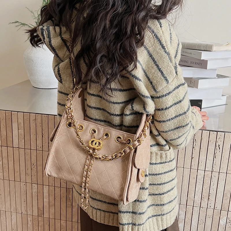 Girls Fashion Bag Soft Material Cute Appearance Suitable for Daily Outings and Matching Casual Clothes
Girls Fashion Bag Soft Material Cute Appearance Suitable for Daily Outings and Matching Casual Clothes