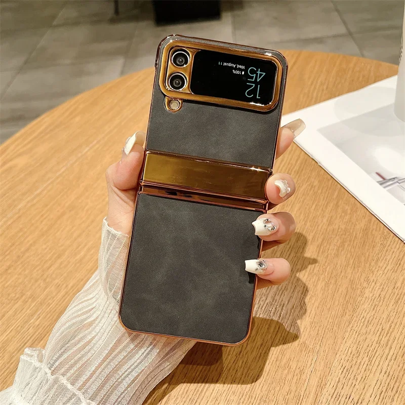 For Samsung Galaxy Z Flip 6 5 4 3 5G Pu Leather Trim Hinge Electroplated Plastic Phone Case Back Cover K02
For Samsung Galaxy Z Flip 6 5 4 3 5G Pu Leather Trim Hinge Electroplated Plastic Phone Case Back Cover K02