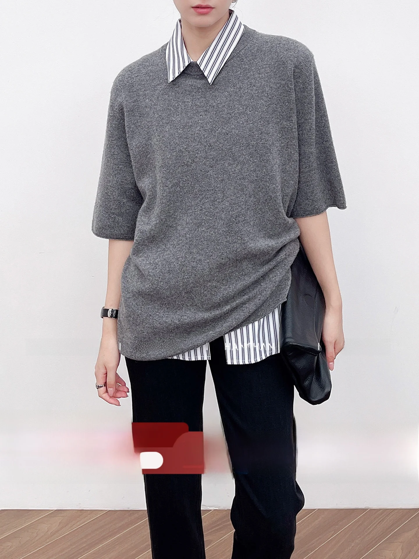 Korean Fashion Cashmere Knitted Loose Sleeveless Women's Top Soft Comfortable Mid-Length Casual Style round Neck Design
Korean Fashion Cashmere Knitted Loose Sleeveless Women's Top Soft Comfortable Mid-Length Casual Style round Neck Design