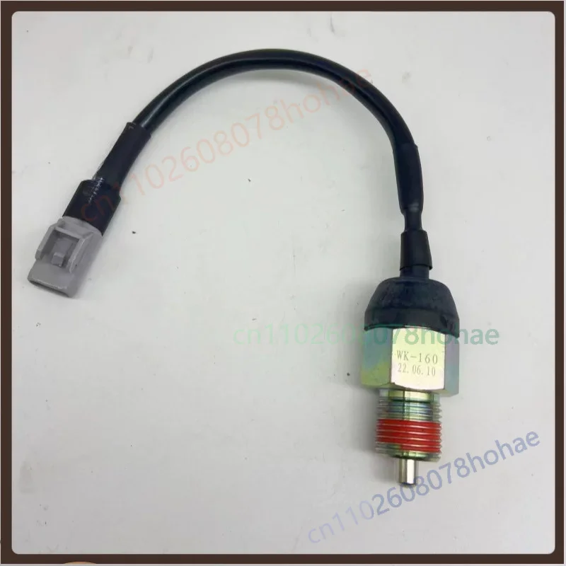 Reverse Light Switch WK-160 For WLY Gearbox Dayun Aopu Li Light Truck Gearbox Reverse Sensor Replacement Parts
Reverse Light Switch WK-160 For WLY Gearbox Dayun Aopu Li Light Truck Gearbox Reverse Sensor Replacement Parts