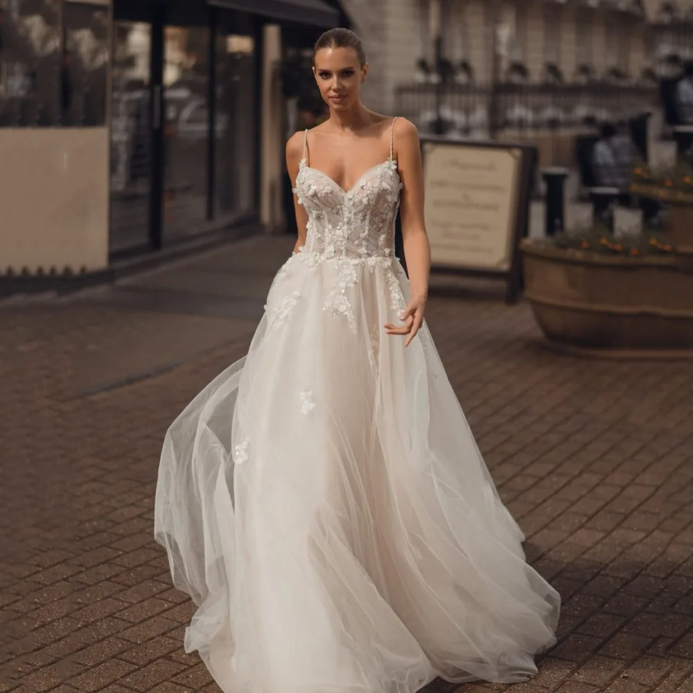 Customized Lace Applique Wedding Dress 2025 Illusion Corset Tulle Spaghetti Strap Wedding Gown Women Bohemia A Line Bridal Dress
Customized Lace Applique Wedding Dress 2025 Illusion Corset Tulle Spaghetti Strap Wedding Gown Women Bohemia A Line Bridal Dress