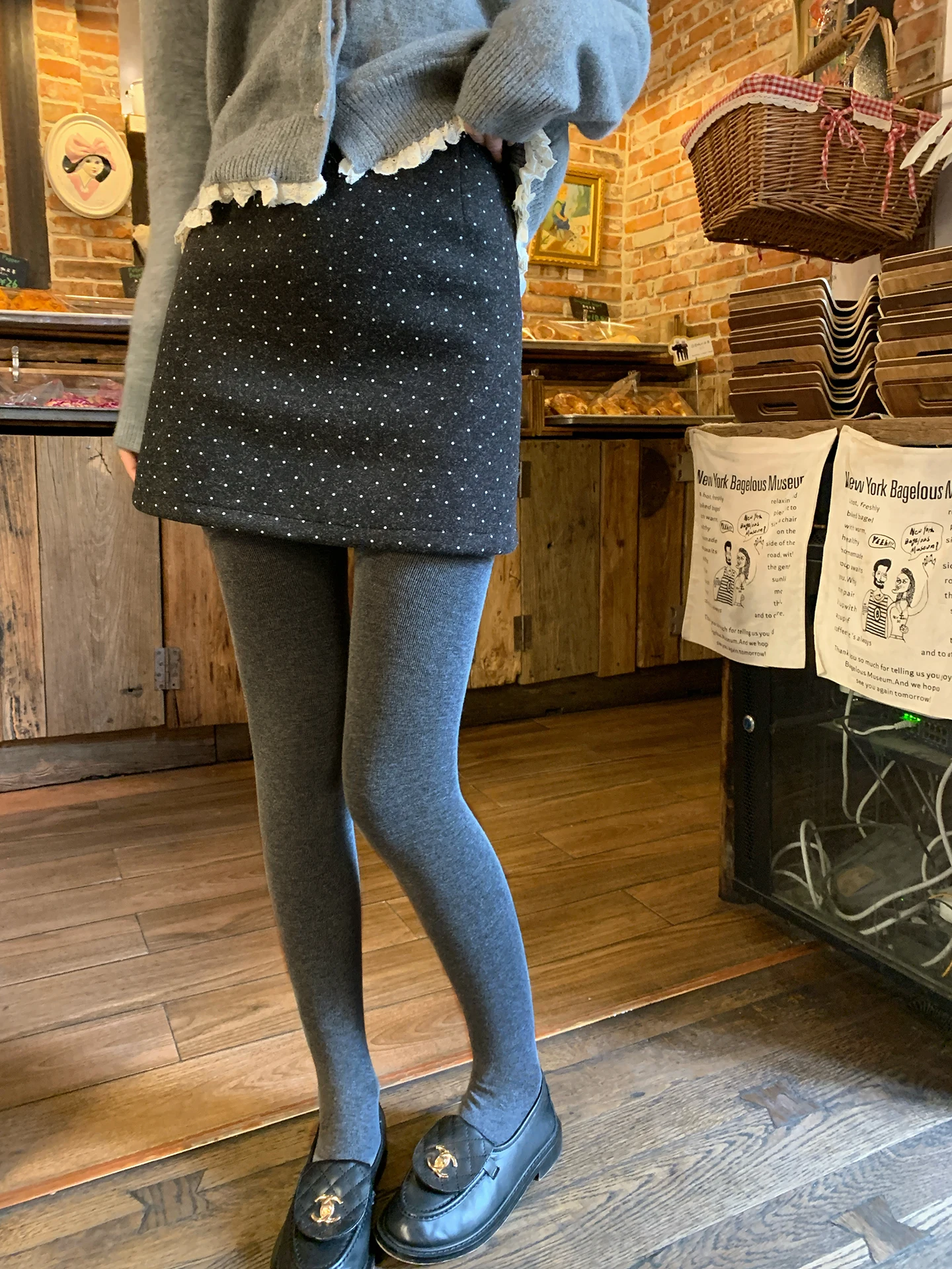 Женская шерстяная юбка в горошек с высокой талией, облегающая, А-силуэт, короткая, повседневная, на молнии
Женская шерстяная юбка в горошек с высокой талией, облегающая, А-силуэт, короткая, повседневная, на молнии