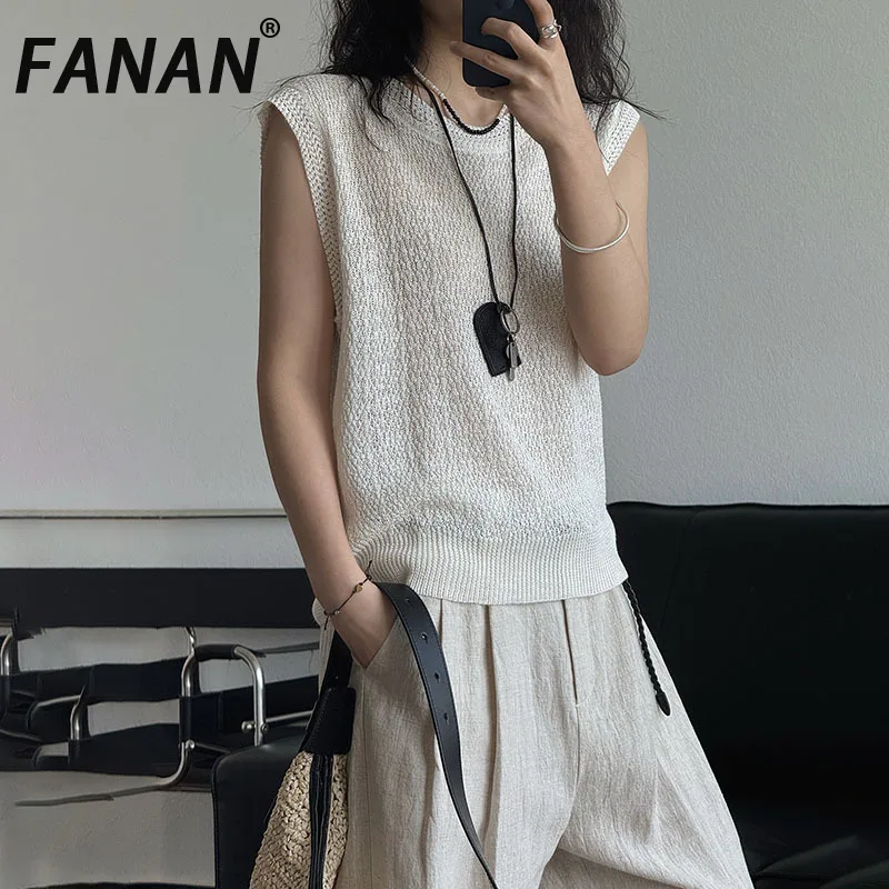 FANAN Fashion Knitting Pullover Vest For Women Round Neck Sleeveless Minimalism Female Tops Sunscreen Tanks 2025 Summer New
FANAN Fashion Knitting Pullover Vest For Women Round Neck Sleeveless Minimalism Female Tops Sunscreen Tanks 2025 Summer New