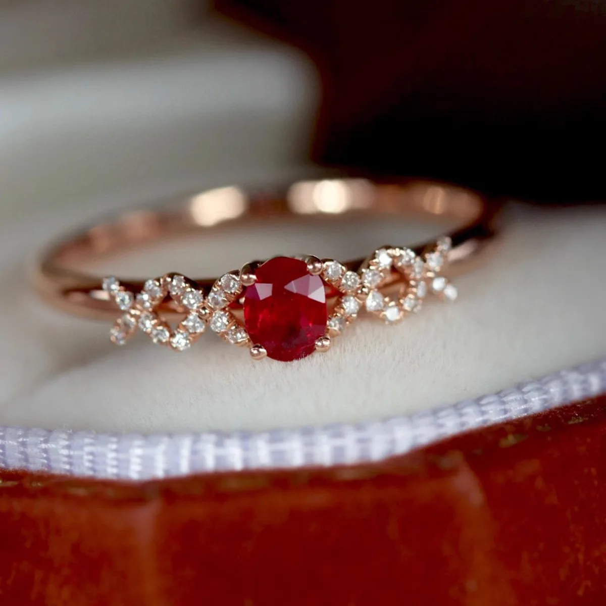 Fashion Elegant 925 Silver Round Ruby Cocktail Lace Rings Red Gemstone Engagement Wedding Birdal Pinky Band Fine Jewelry Store
Fashion Elegant 925 Silver Round Ruby Cocktail Lace Rings Red Gemstone Engagement Wedding Birdal Pinky Band Fine Jewelry Store