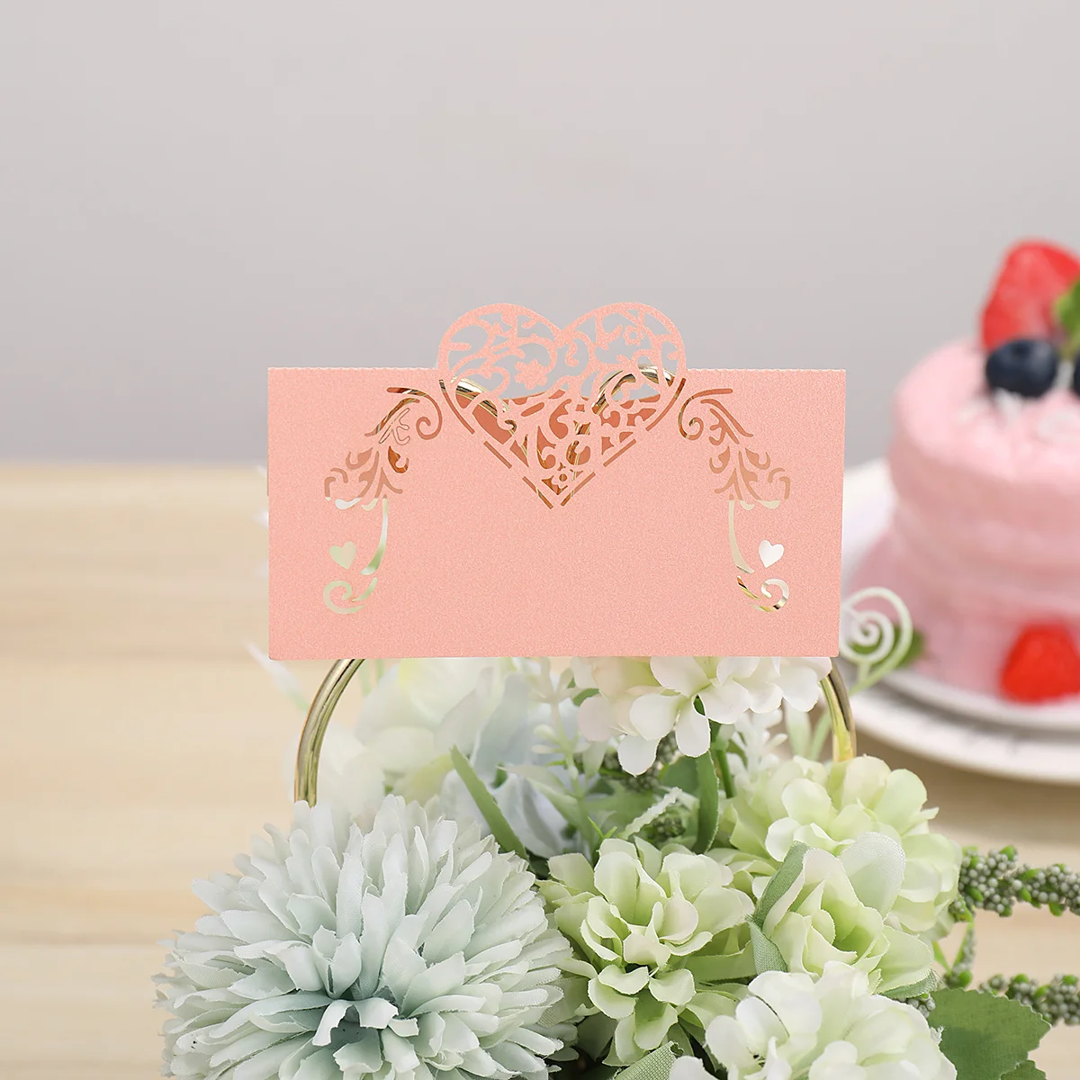 50Pcs Pink Heart Shaped Name Cards Wedding Party Decoration Hollow Out Table Cards for Festivals Banquets Events
50Pcs Pink Heart Shaped Name Cards Wedding Party Decoration Hollow Out Table Cards for Festivals Banquets Events