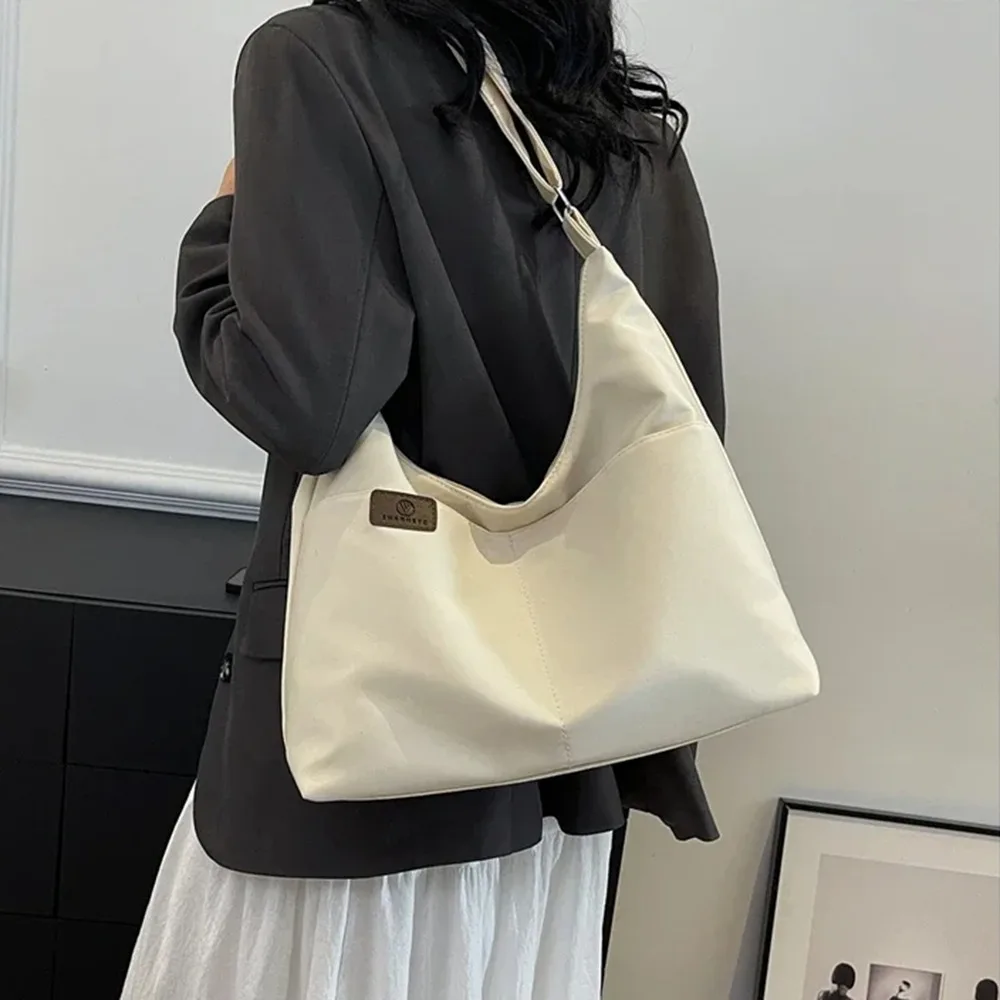 Large Capacity Nylon Messenger Bag Multi-layer Casual Square Crossbody Bag Street Style Waterproof Single Shoulder Bag Shopping
Large Capacity Nylon Messenger Bag Multi-layer Casual Square Crossbody Bag Street Style Waterproof Single Shoulder Bag Shopping