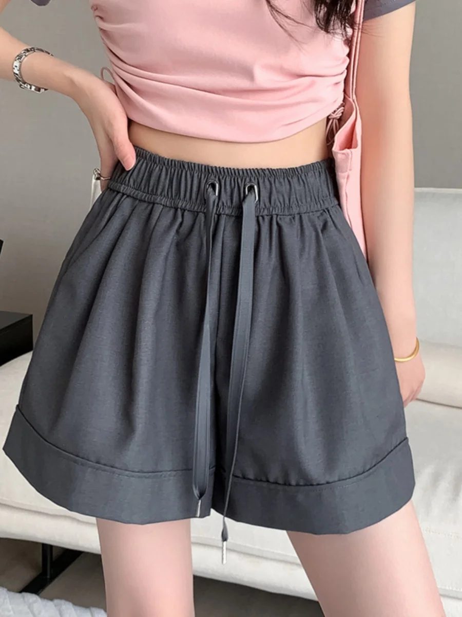 Повседневные женские шорты с эластичным поясом на шнурке, модные летние новые облегающие широкие шорты, свободные спортивные шорты для похудения
Повседневные женские шорты с эластичным поясом на шнурке, модные летние новые облегающие широкие шорты, свободные спортивные шорты для похудения