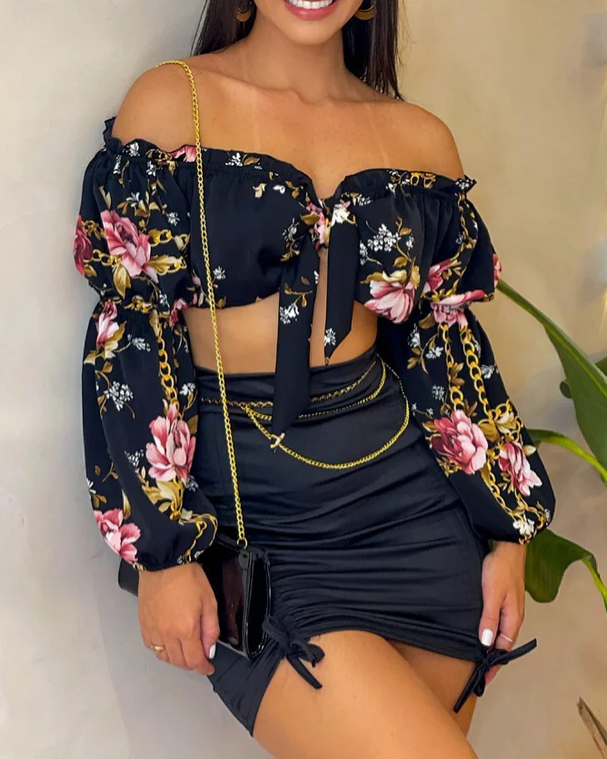 Women's Two-Piece Set Floral Print Off Shoulder Crop Top & Drawstring Skirt Set Simple Commuting Fashion Retro Two-Piece Set
Women's Two-Piece Set Floral Print Off Shoulder Crop Top & Drawstring Skirt Set Simple Commuting Fashion Retro Two-Piece Set