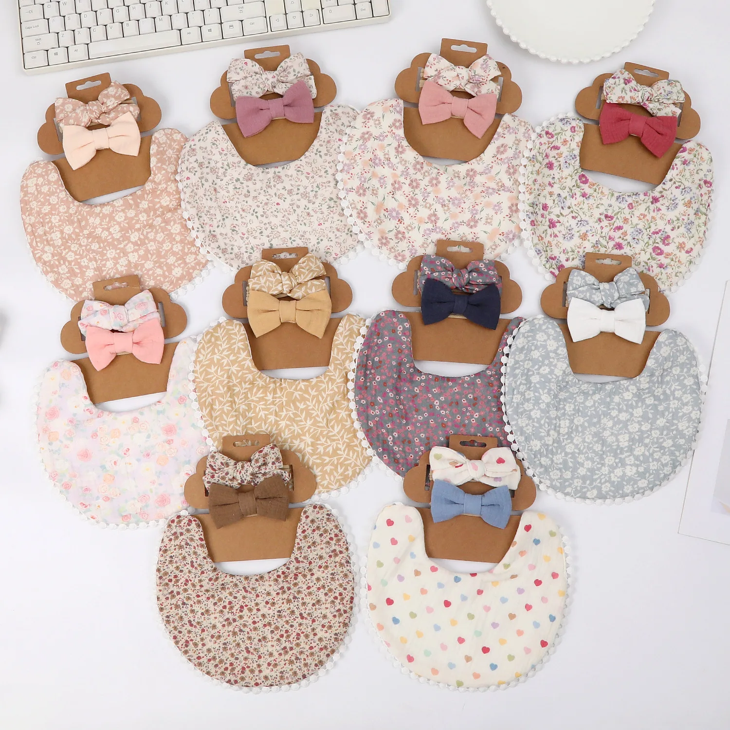 3pcs/set New Floral Bowknot Hairband Baby Lace Feeding Drool Bib Newborn Infants Cotton Saliva Towel Cute Kids Hair Accessory
3pcs/set New Floral Bowknot Hairband Baby Lace Feeding Drool Bib Newborn Infants Cotton Saliva Towel Cute Kids Hair Accessory