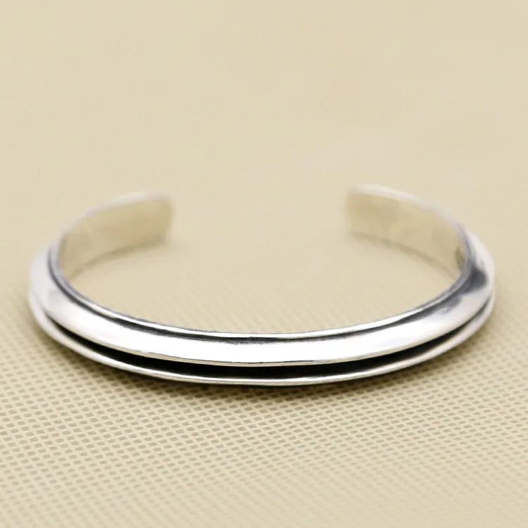 Manufacturer wholesale S925 sterling silver Pentagram bracelet crack super men's Korean fashion bracelet
Manufacturer wholesale S925 sterling silver Pentagram bracelet crack super men's Korean fashion bracelet