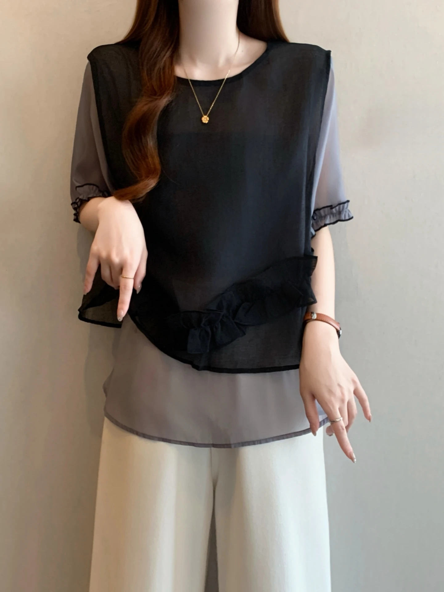 Summer Slimming Short Sleeve Chiffon Shirt Women's plus Size Fashion Design Gored Skirt Transparent Micro Shirt Korean Style
Summer Slimming Short Sleeve Chiffon Shirt Women's plus Size Fashion Design Gored Skirt Transparent Micro Shirt Korean Style