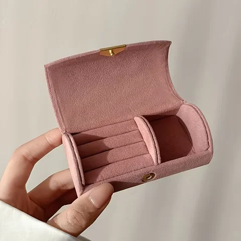 Portable Luxury Velvet Jewelry Storage Box for Women Rust-Resistant Travel Jewelry Box with Ring Storage Compartments