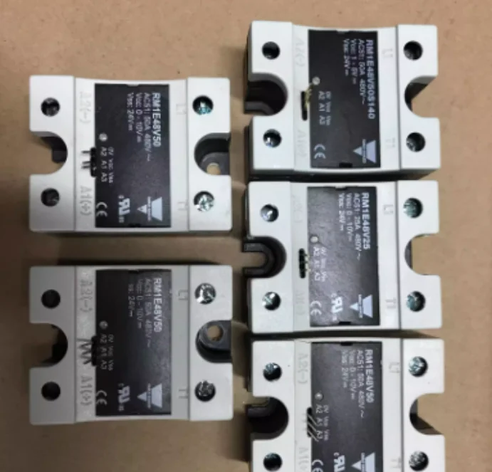 New original Carlo RM1E48V50 relay
New original Carlo RM1E48V50 relay