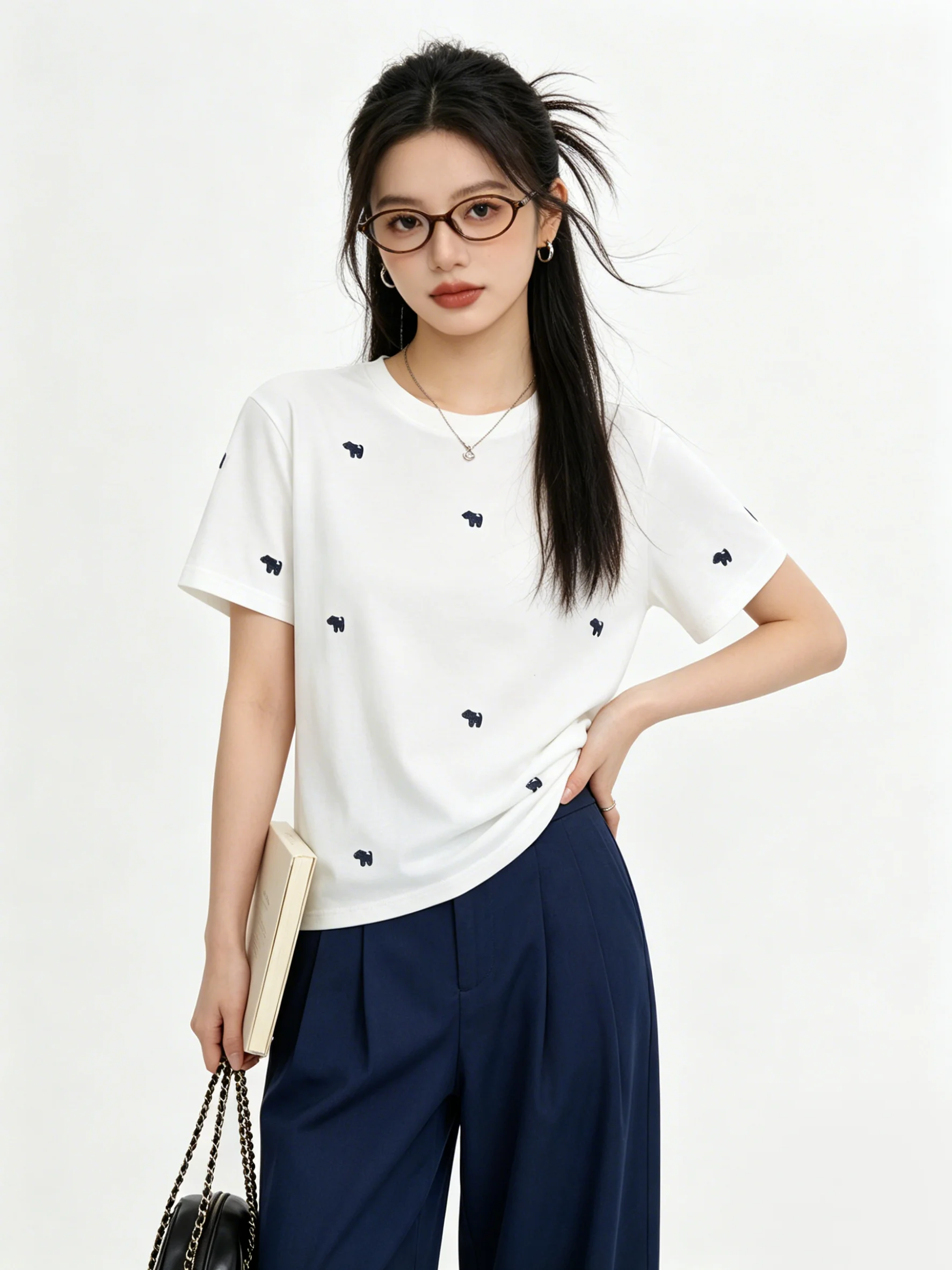 Skin-friendly Breathable Korean Style round Neck Short Sleeve T-shirt Embroidery Fashionable Anti-aging Summer Slimming Top
Skin-friendly Breathable Korean Style round Neck Short Sleeve T-shirt Embroidery Fashionable Anti-aging Summer Slimming Top
