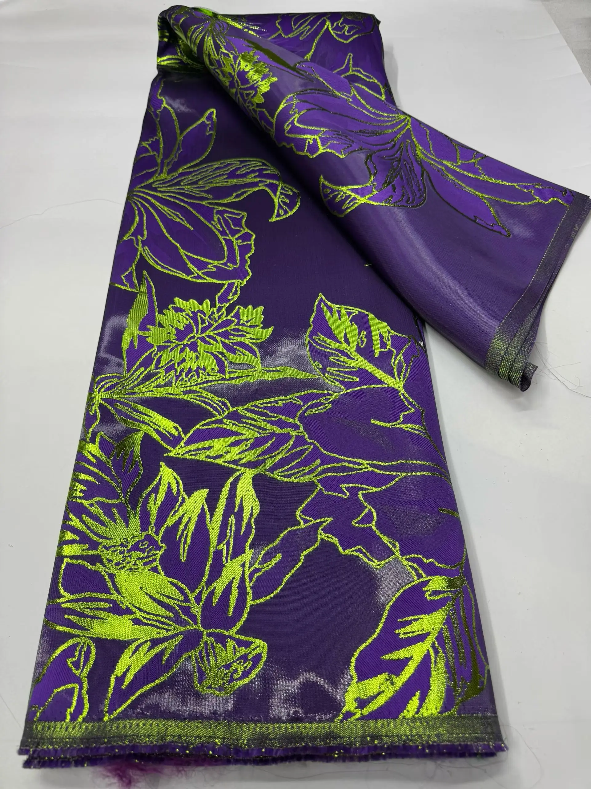 Latest Purple Big Flowers African Nigerian Damask Brocade Lace Fabric 2026 High Quality French Jacquard Lace Fabric LCW2619
Latest Purple Big Flowers African Nigerian Damask Brocade Lace Fabric 2026 High Quality French Jacquard Lace Fabric LCW2619