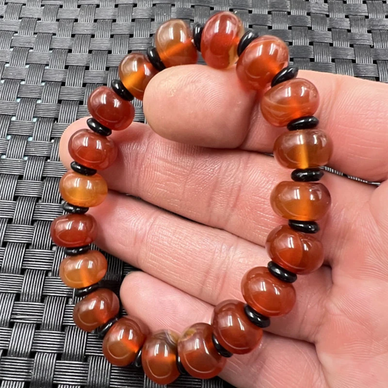Red clasp bracelet, agate chalcedony abacus , wheel beads, jade jewelry
Red clasp bracelet, agate chalcedony abacus , wheel beads, jade jewelry
