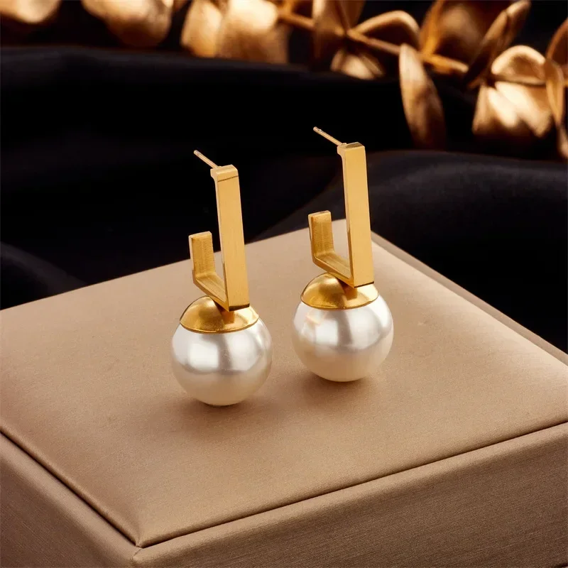 CHUANGCHENG Minimalist Personality Retro Pearl Earrings for Women, Stainless Steel Small and Versatile Earrings for Women
CHUANGCHENG Minimalist Personality Retro Pearl Earrings for Women, Stainless Steel Small and Versatile Earrings for Women