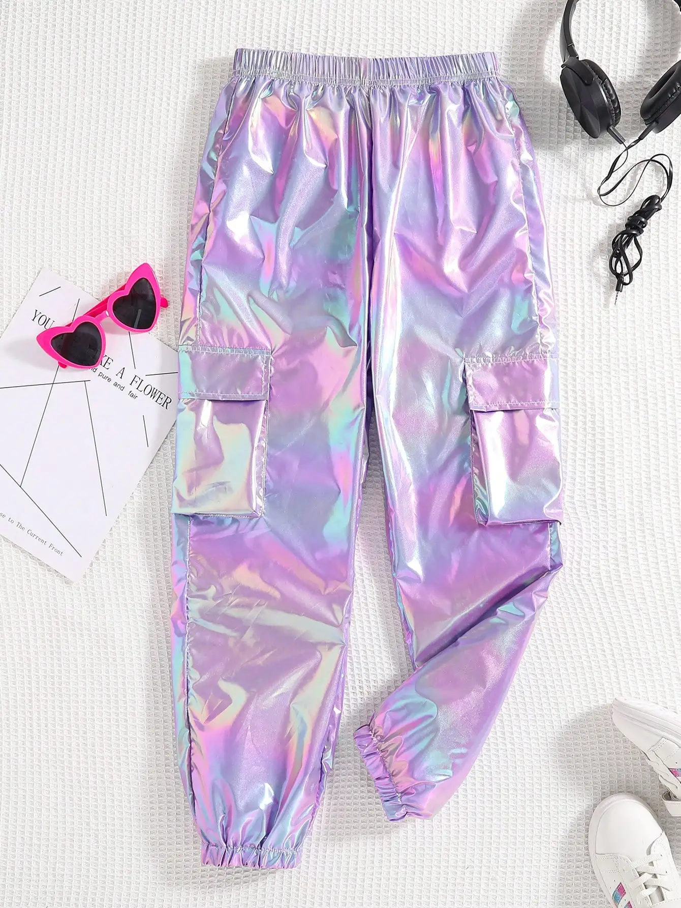 Holographic Cargo Pants for Girls, Loose Fit with Flip Pockets, Streetwear Style
Holographic Cargo Pants for Girls, Loose Fit with Flip Pockets, Streetwear Style