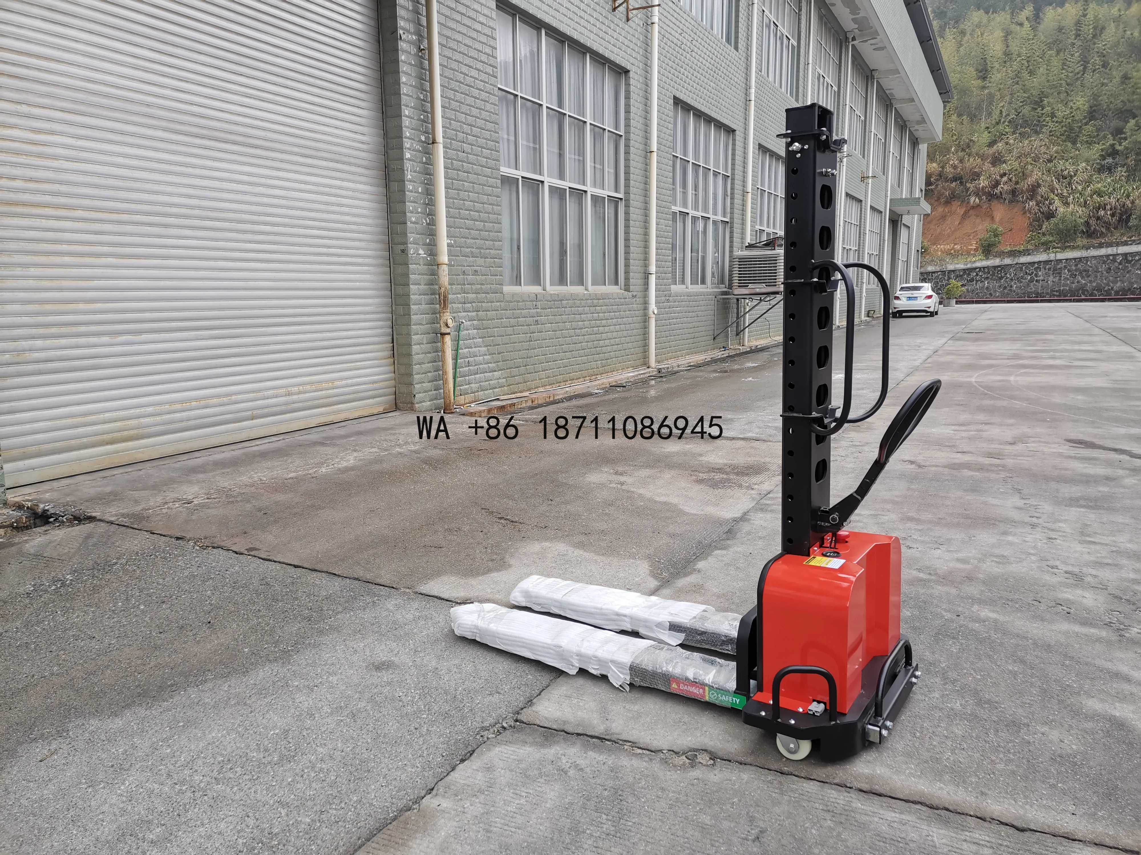 2022 500kg 700kg 1000kg Self Lifting Stacker Semi Electric Portable Self Loading Stacker Pallet Lifter China
2022 500kg 700kg 1000kg Self Lifting Stacker Semi Electric Portable Self Loading Stacker Pallet Lifter China