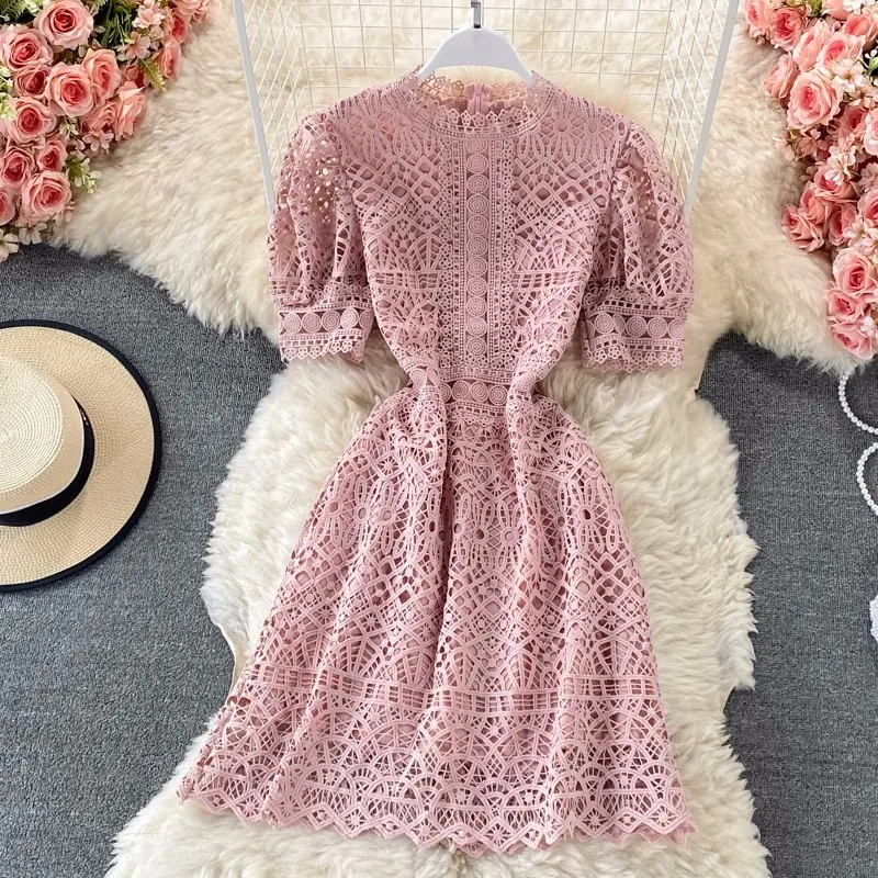 Fashion High Quality Luxury White Dresses Women High Waist Elegant Short Sleeve Mini Female O Neck Vintage Lace Embroidery Dress
Fashion High Quality Luxury White Dresses Women High Waist Elegant Short Sleeve Mini Female O Neck Vintage Lace Embroidery Dress