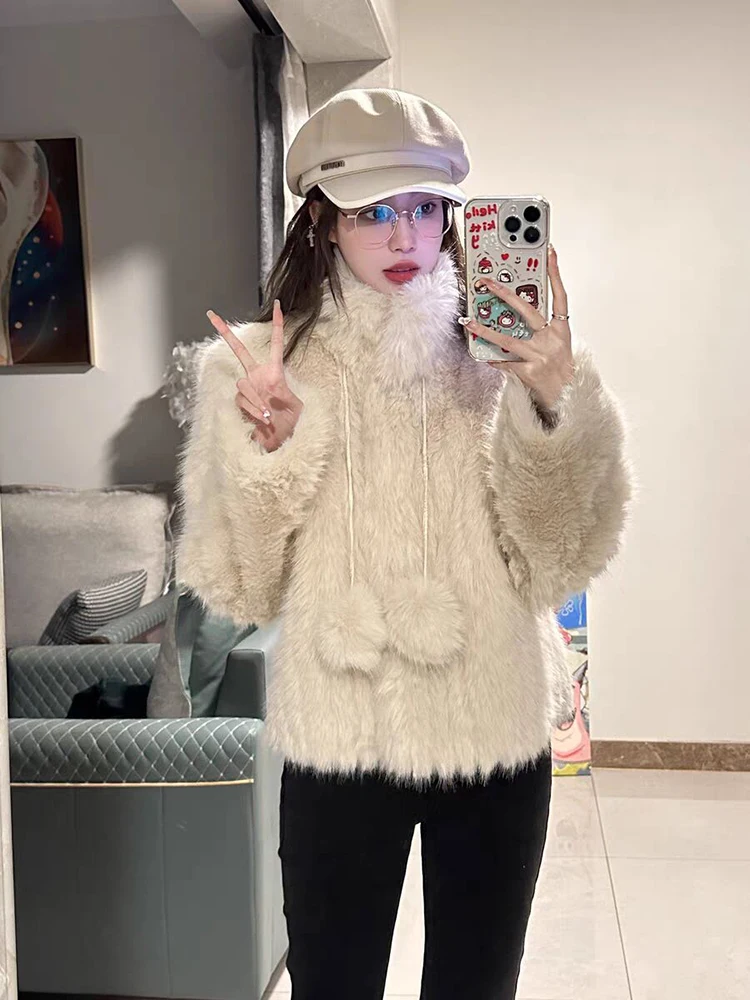 Short Fur Coat Women's Slimming Stylish Autumn Winter Outerwear Stand Collar Button up Thickened Plush Jacket Commute Style
Short Fur Coat Women's Slimming Stylish Autumn Winter Outerwear Stand Collar Button up Thickened Plush Jacket Commute Style