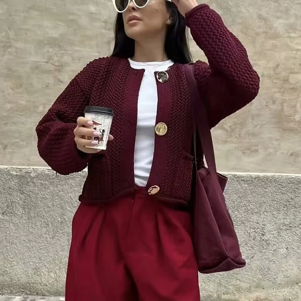 Women Autumn And Winter Fashion Solid Color Single Breasted Double Pocket Short Thick Knit Sweater Autumn Outwear
Women Autumn And Winter Fashion Solid Color Single Breasted Double Pocket Short Thick Knit Sweater Autumn Outwear