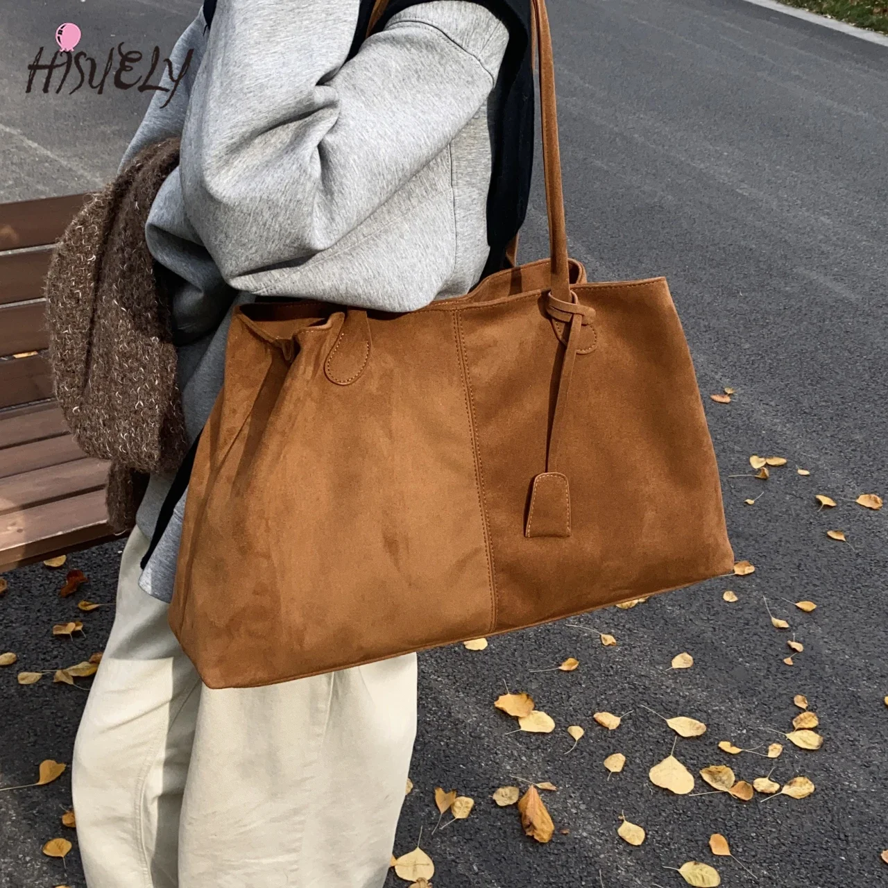 Velvet Casual Versatile Frosted Suede Fabric Tote Bags 2025 New Autumn Underarm Bag Large Capacity Women Handbags Hobo Bags
Velvet Casual Versatile Frosted Suede Fabric Tote Bags 2025 New Autumn Underarm Bag Large Capacity Women Handbags Hobo Bags