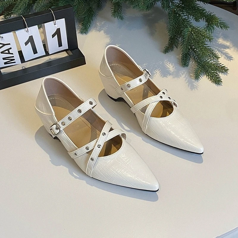summer fashion one-word buckle fashionable mid-heel shoes Women's simple wedge sandals
summer fashion one-word buckle fashionable mid-heel shoes Women's simple wedge sandals