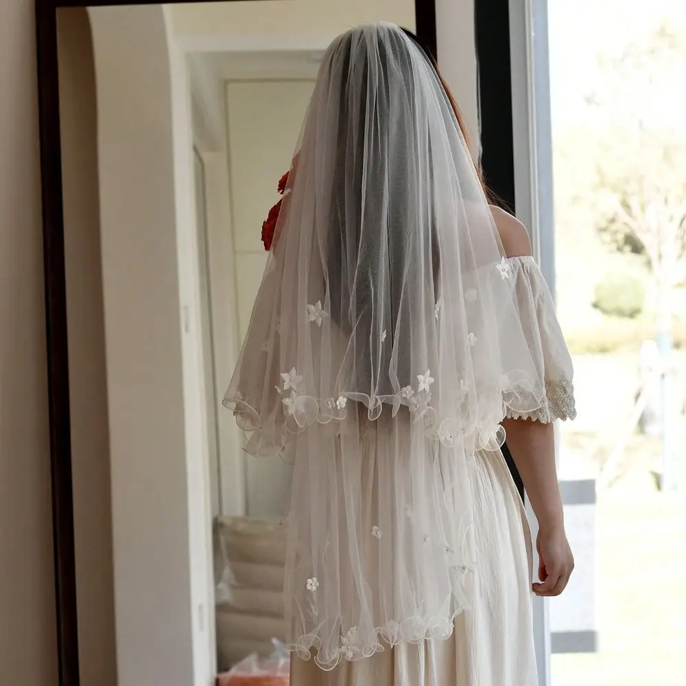 Pc DoubleLayered Bridal Veil With Rolled Edges And 3d Small Flowers, Short Wedding Veil At Fingertip Length Us Stock Fast Deliv
Pc DoubleLayered Bridal Veil With Rolled Edges And 3d Small Flowers, Short Wedding Veil At Fingertip Length Us Stock Fast Deliv