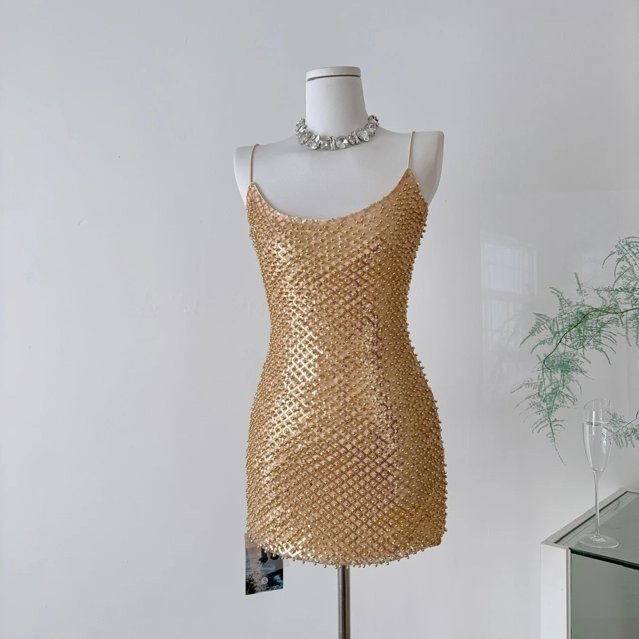 Women's Sexy Pearls Sequined Slim Mini Dress Lady Strap Sleeveless Bodycone Party Evening Short Dress
Women's Sexy Pearls Sequined Slim Mini Dress Lady Strap Sleeveless Bodycone Party Evening Short Dress