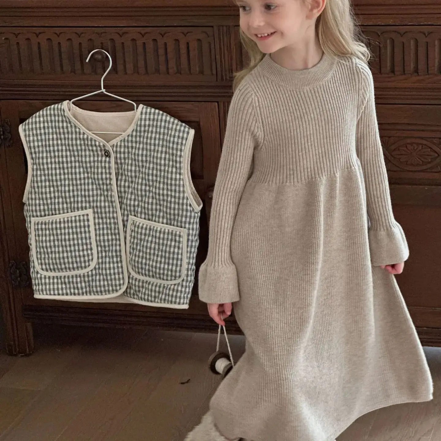 Autumn Winter New Simple Warm Girls Long Sleeve Knitted Dress For Children's Clothing Kids Casual Solid-Color Sweater Dress
Autumn Winter New Simple Warm Girls Long Sleeve Knitted Dress For Children's Clothing Kids Casual Solid-Color Sweater Dress