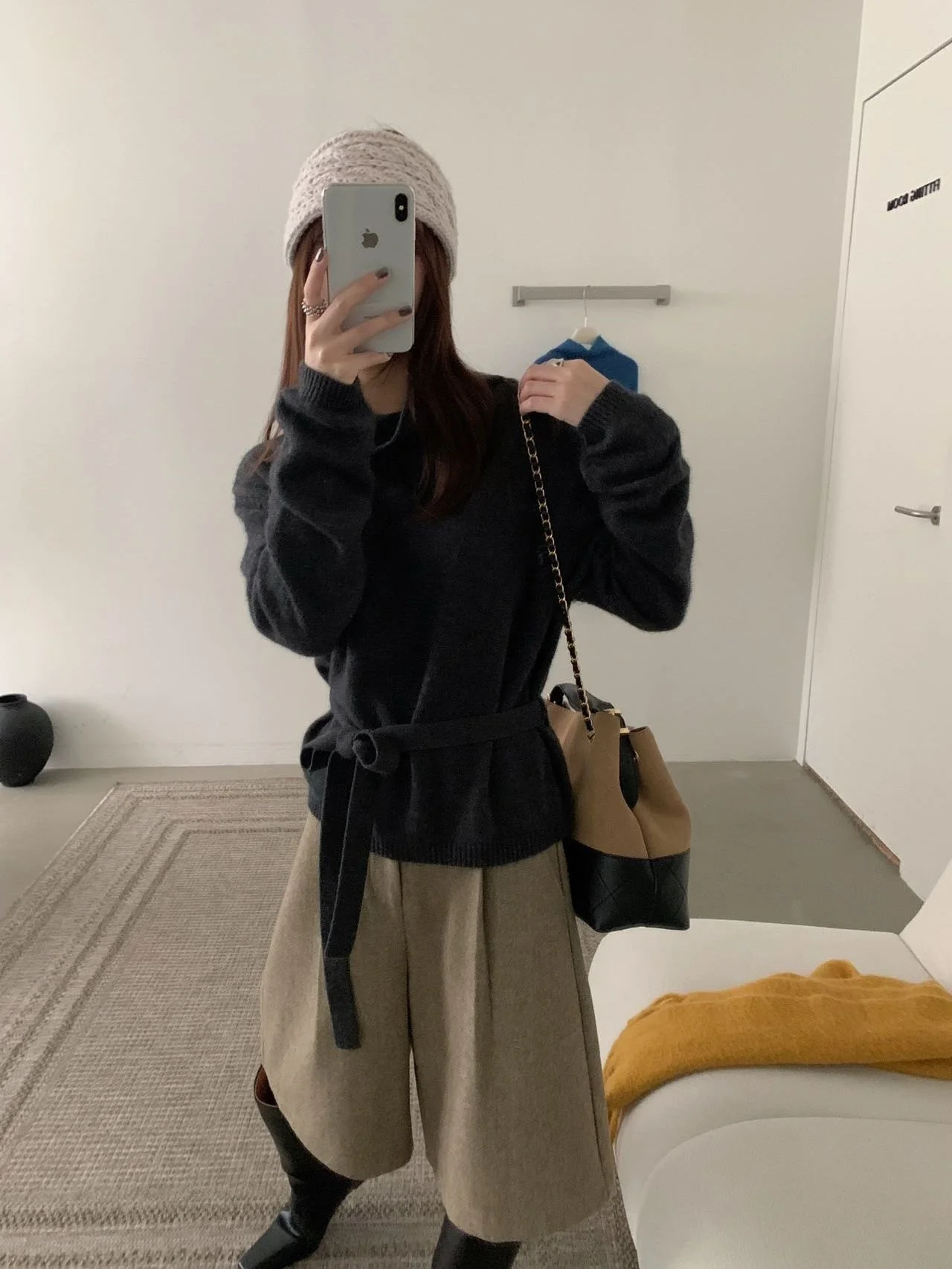 Модный мягкий вязаный свитер для женщин на осень-зиму, с завышенной талией, S4482, французский стиль, свободный крой, длинный рукав
Модный мягкий вязаный свитер для женщин на осень-зиму, с завышенной талией, S4482, французский стиль, свободный крой, длинный рукав