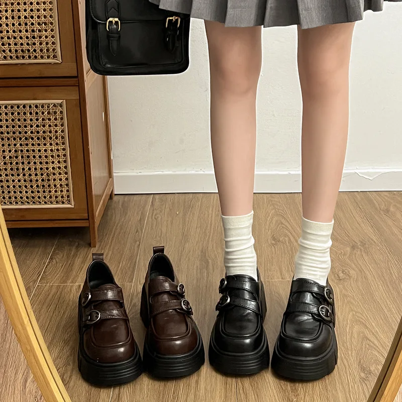 Новые осенние женские туфли Мэри Джейн 2026 года в британском стиле, черные, на толстой подошве и массивном каблуке
Новые осенние женские туфли Мэри Джейн 2026 года в британском стиле, черные, на толстой подошве и массивном каблуке