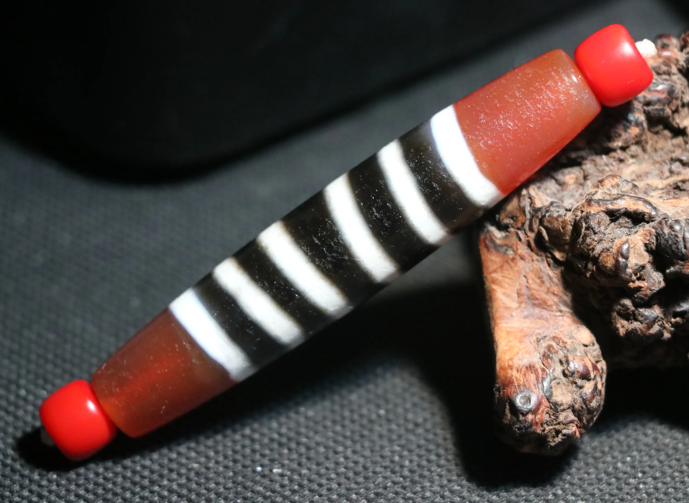 A Treasure Unique Magic Power Tibetan Old Agate 3 Colors 6 Line Healer Long dZi Bead Pendant Amulet T Timestown UPD22
A Treasure Unique Magic Power Tibetan Old Agate 3 Colors 6 Line Healer Long dZi Bead Pendant Amulet T Timestown UPD22